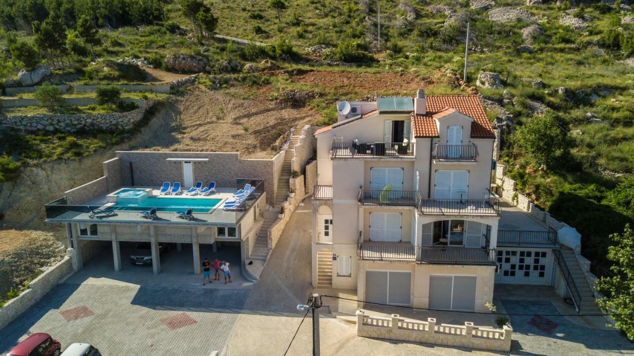 Apartments Pusic Omis Ngoại thất bức ảnh