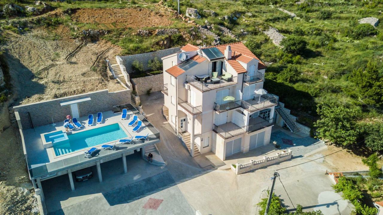 Apartments Pusic Omis Ngoại thất bức ảnh