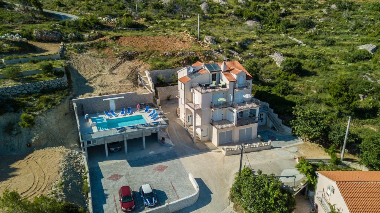 Apartments Pusic Omis Ngoại thất bức ảnh