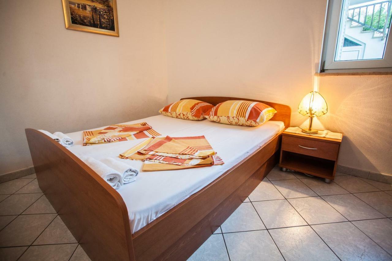 Apartments Pusic Omis Ngoại thất bức ảnh