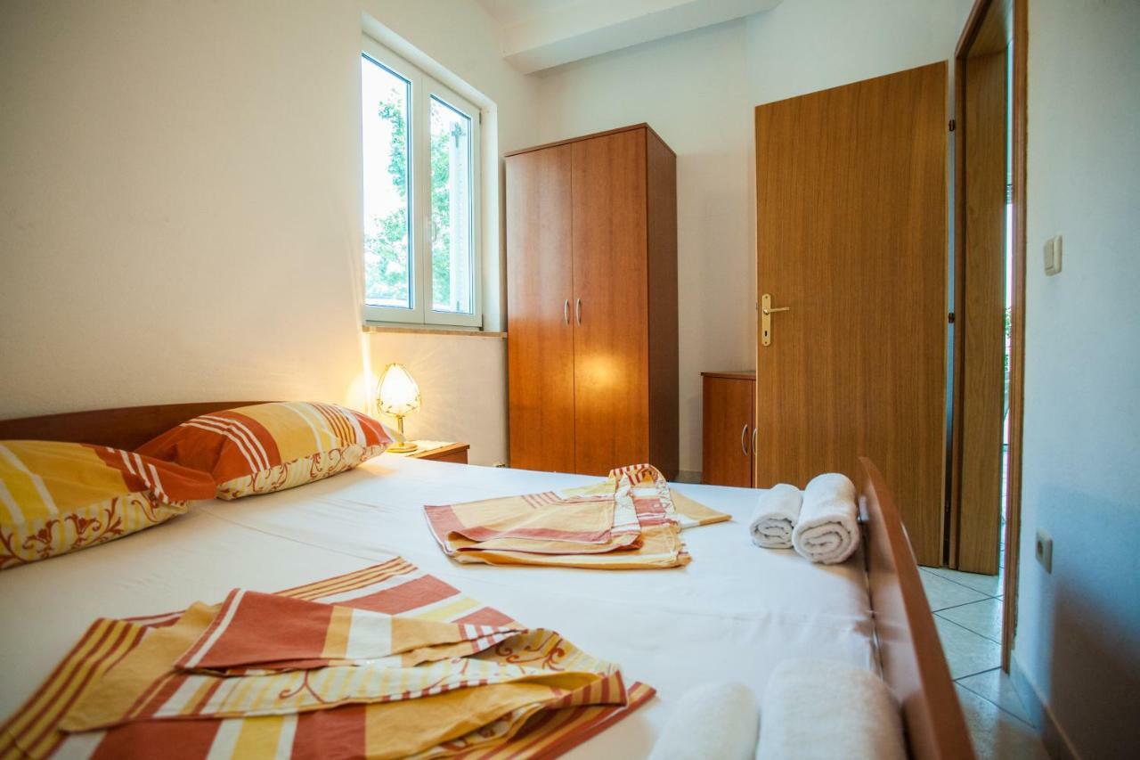 Apartments Pusic Omis Ngoại thất bức ảnh