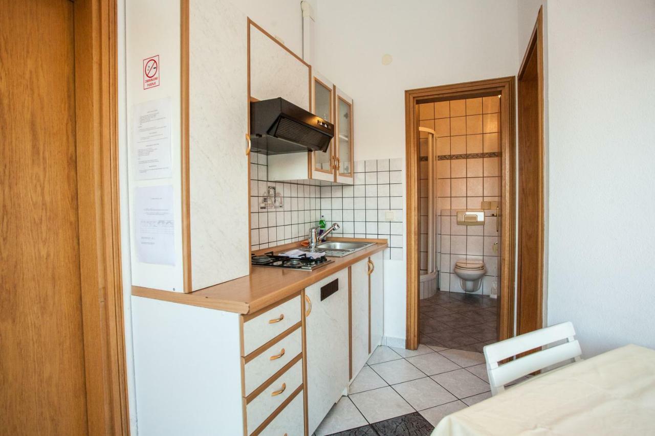 Apartments Pusic Omis Ngoại thất bức ảnh