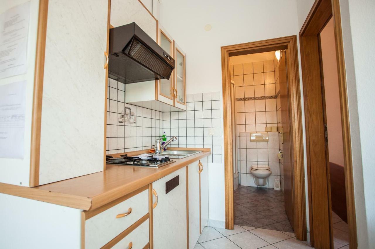 Apartments Pusic Omis Ngoại thất bức ảnh